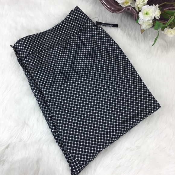 Worthington Pants - Worthington Modern Fit 22W Crop Length Pants.  O44